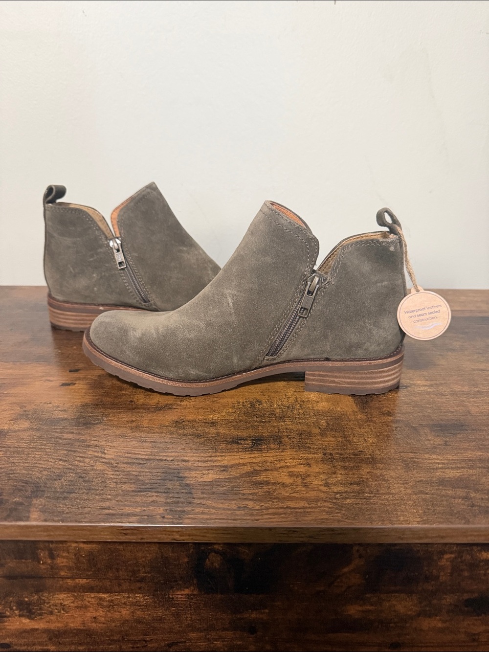Söfft Women’s Leather Suede Ankle Booties Gray Taupe Size 7M NWT